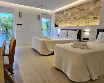 Olympic Village - Olympia - Bedroom