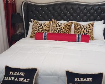 Luxurious All Private Guestsuite - Lancaster - Bedroom
