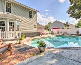 Bel Air Apartment with Pool about 2 Mi to Main St - Bel Air - Pool
