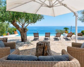 Villa Soleluna 7&1, Emma Villas - Marittima - Патіо