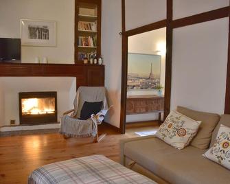 Medieval Townhouse In Heart Of Village W Private Pool, Terraces & Peaceful Court - Saint-Antonin-Noble-Val - Living room