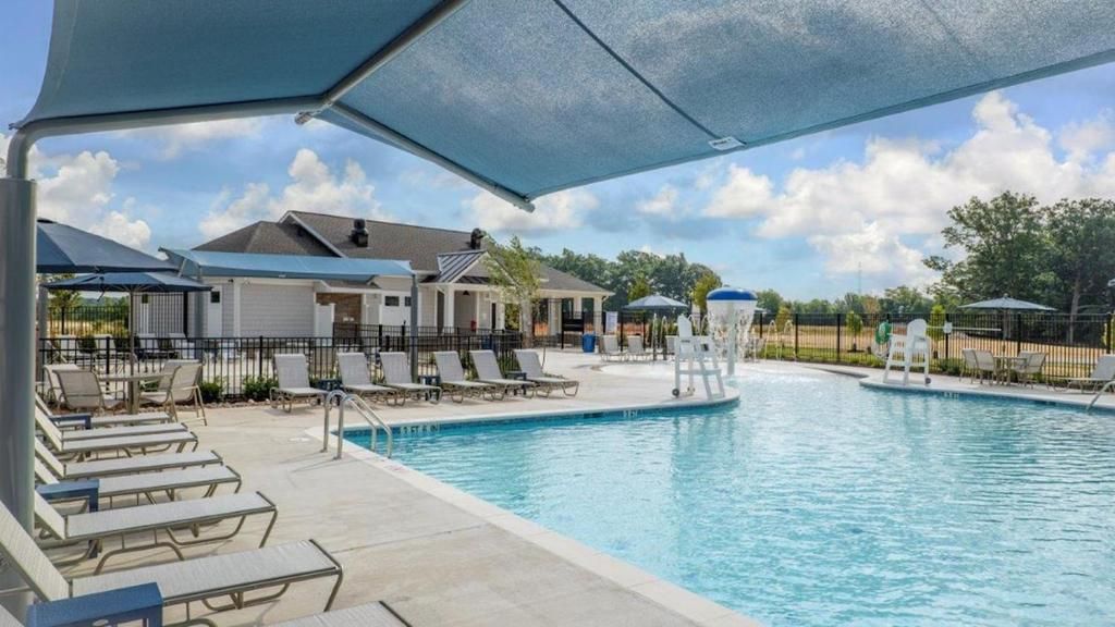 White Marsh Studio, Ps4games, 65 Inch Tv, Near Mall And I 95