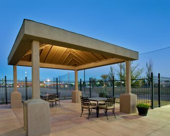 Candlewood Suites Roswell By IHG - Roswell - Patio