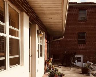 Lake of the Hills Cottage - Sleeps 4 - Lake Wales - Outdoors view