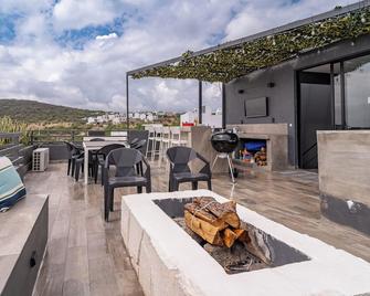 Luxurious 5-bedroom House With Air-conditioning & Private Rooftop in Juriquilla - Juriquilla - Restaurante