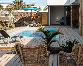 Villa Nerea- modern with heated private pool/fiber optic internet(300mbit/s)/BBQ - Lajares - Piscina