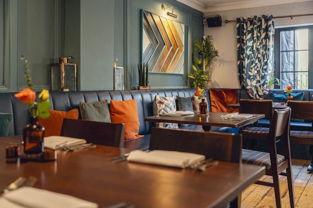 The Crown Inn at Burnham Beeches - Farnham Royal - מסעדה
