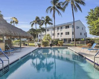 Bonefish Yacht Club - Marathon - Pool