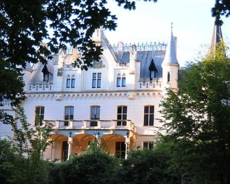 Schlosshotel Kommende Ramersdorf - Bonn - Building