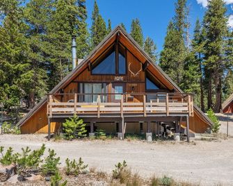 Chalet #2, Charming Ski In/ Ski Out Steps to the M - Mammoth Lakes - Bâtiment