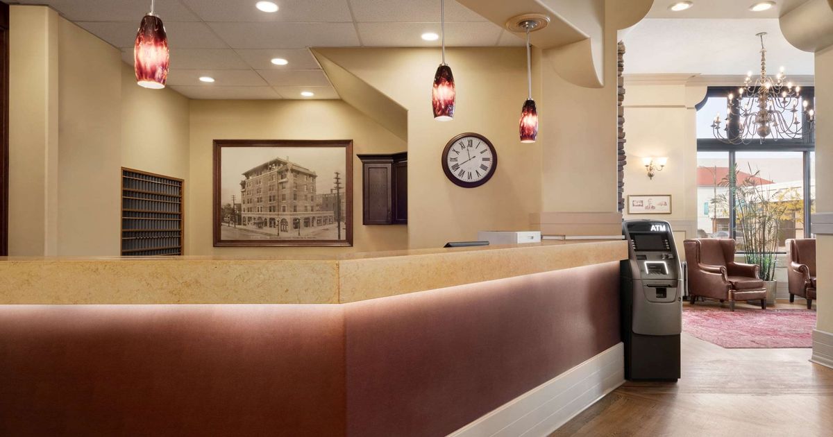 The Plaza Hotel à partir de 35 €. Hôtels à Kamloops KAYAK