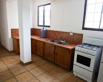 Fully Furnished apartments in Delmas, Port-au-Prince, Haiti; near the airpo - Port-au-Prince - Cuisine