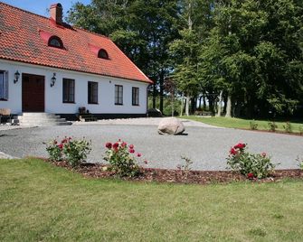 Hoby Gård - Borrby - Außenansicht