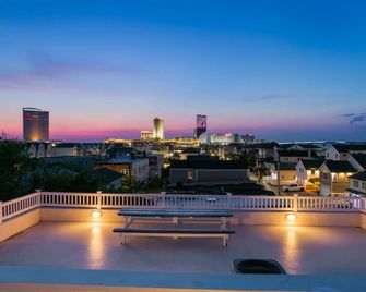Bar-B-Que On The Rooftop Deck! Near The Beach/Boardwalk/Casinos/Restaurants! - Atlantic City - Vista del exterior