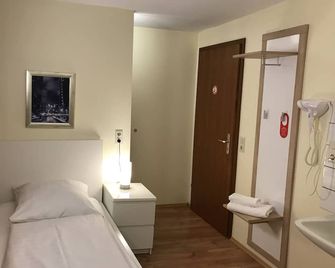 Hotel Garni Elisabeth - Göppingen - Camera da letto
