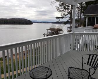 Amazing! Tellico Village Lake House With Dock! - Loudon - Balcón