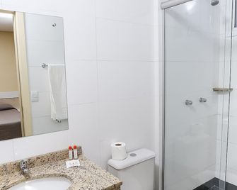 Hotel Express Savoy - Centro Histórico - Porto Alegre - Badrum