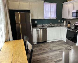 Seclusion at its finest on 90 Acres - Troy - Kitchen
