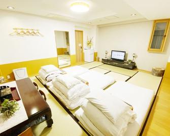 Onefloor charter 3 Japanese rooms Same price / Tokushima Tokushima - Tokushima - Bedroom