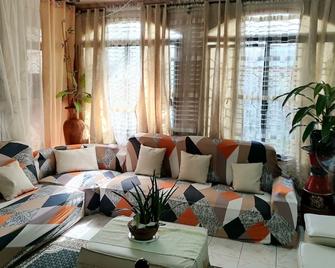 Two-Hearts Dormitory - Dagupan City - Living room