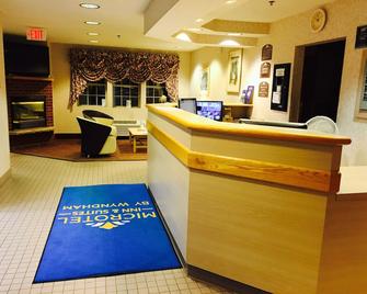 Microtel Inn & Suites by Wyndham Baldwinsville/Syracuse - Baldwinsville - Rezeption