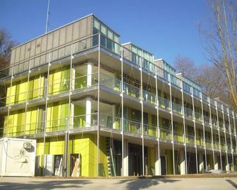 Green Nest Hostel Uba Aterpetxea - Sant Sebastià - Edifici