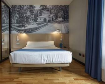 Aparthotel Campus - Oviedo - Bedroom