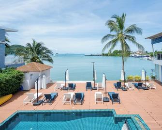 Phuket Boat Quay - Wichit - Pool