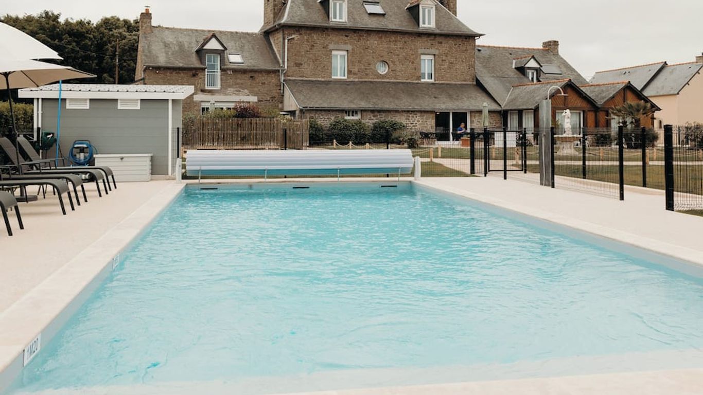 Hôtel Le Chatellier - Piscine chauffée d'avril à octobre