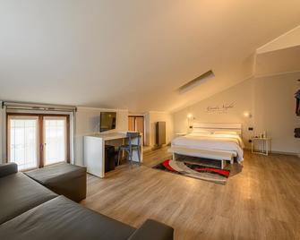 Hotel Perpoin - Saluzzo - Sypialnia