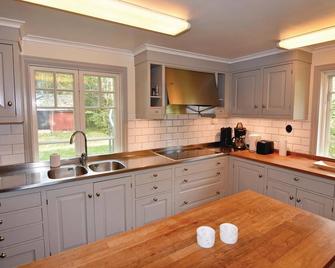 4 Bedroom Awesome Home In Mellerud - Åsensbruk - Cocina