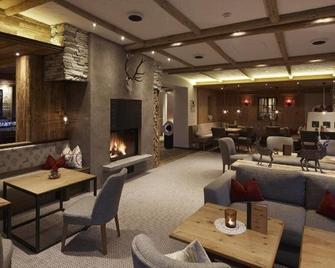 Almhotel Told - Grän - Lounge