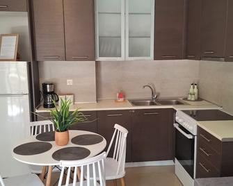 Bright Elegance Appartment - Thessaloniki - Kitchen