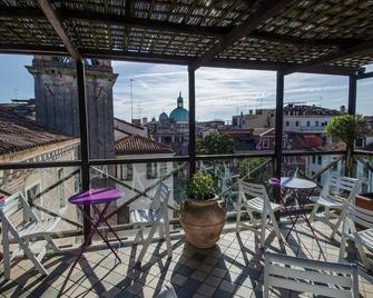 Ai Due Fanali - Venice - Balcony