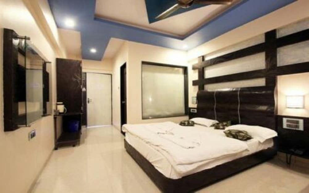 J'S Excellency - מהבלשוואר - חדר שינה