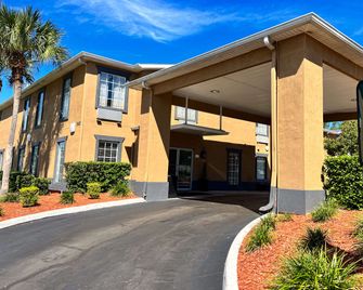 Quality Inn Gainesville I-75 - Gainesville - Edificio