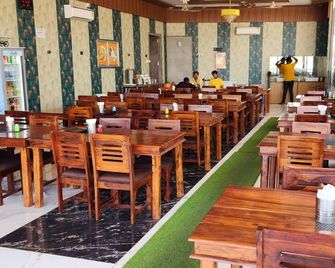 Hotel Shri Keshav Haveli - Khātu - Restaurant