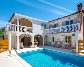 Cozy home in Povljana - Povljana - Pool