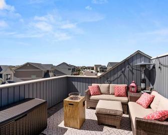 Stylish 3 Bedroom Home with Rooftop Deck - Fountain - Balcón