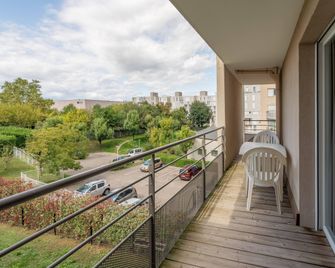 Quality Aparthotel Lyon L'Isle-d'Abeau - L’Isle-d’Abeau - Balkon