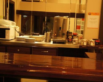 Moon Hostel Bio - בילבאו - מסעדה