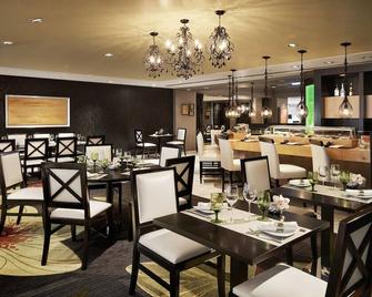 Pet-Friendly SF Escape with Cityscape Views & Cultured Dining! Parking - Sausalito - Restaurace