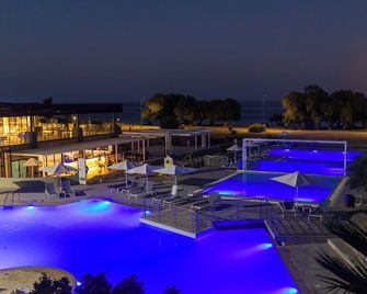 Ampelia Seaside Resort - Gennadi - Piscine
