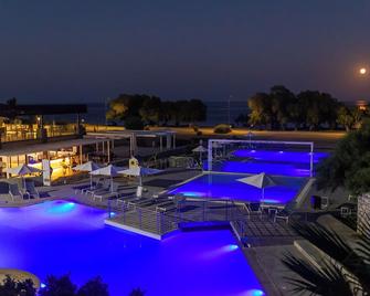 Gennadi Seaside Resort - Gennadi - Pool