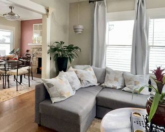Free Parking•fast Wifi•backyard•near Oak & Bart - Oakland - Salon