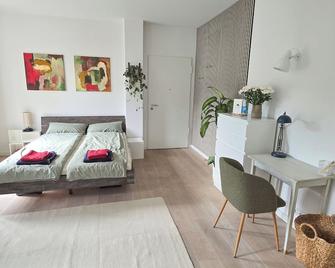 ruhige Wohnung in Hamburg-Ottensen - Hamburg - Schlafzimmer