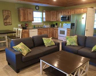 Hackberry Hideaway II Water View On Lake Calcasieu - Hackberry - Living room