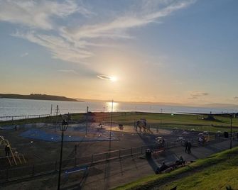 St Leonards Guest House - Largs - Salon