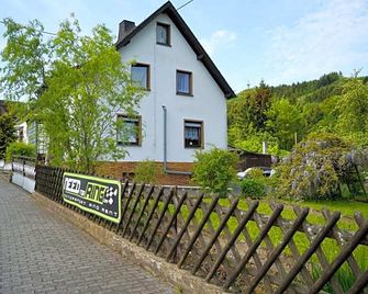 Franky House Am Nuerburgring - Wimbach - Edificio