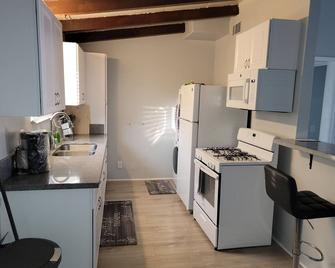 Charming 1-bedroom apartment in welcoming Inglewood with AC, WiFi - Inglewood - Cocina